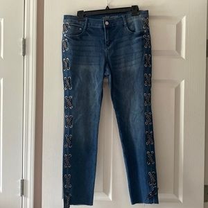 Blue ankle length jeans with ribbon trim